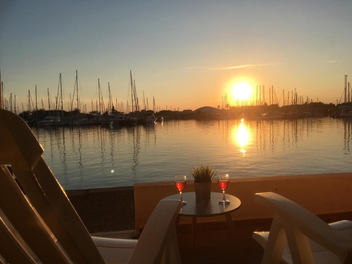 Studio - Les Pieds Dans L'Eau Agreable En Toutes Saisons 4 Couchages - Climatisation - Parking Prive - Piscine Sur Mer - Vue Magnifique Et Rare - Situation Optimum - Les Argonautes - Ile Des Pecheurs - Cap D'Agde Luaran gambar