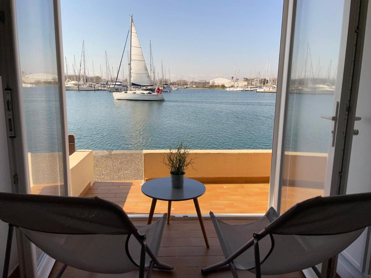 Studio - Les Pieds Dans L'Eau Agreable En Toutes Saisons 4 Couchages - Climatisation - Parking Prive - Piscine Sur Mer - Vue Magnifique Et Rare - Situation Optimum - Les Argonautes - Ile Des Pecheurs - Cap D'Agde Luaran gambar