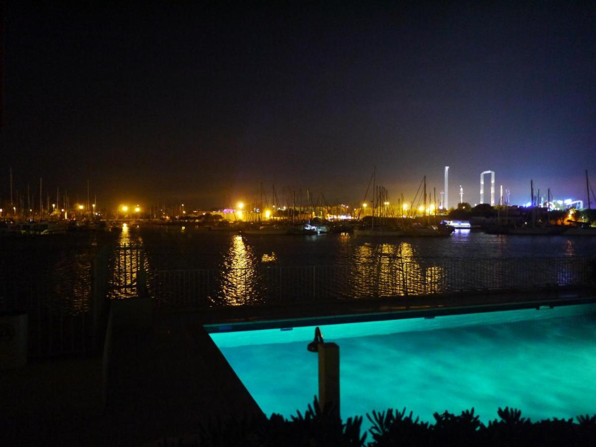 Studio - Les Pieds Dans L'Eau Agreable En Toutes Saisons 4 Couchages - Climatisation - Parking Prive - Piscine Sur Mer - Vue Magnifique Et Rare - Situation Optimum - Les Argonautes - Ile Des Pecheurs - Cap D'Agde Luaran gambar