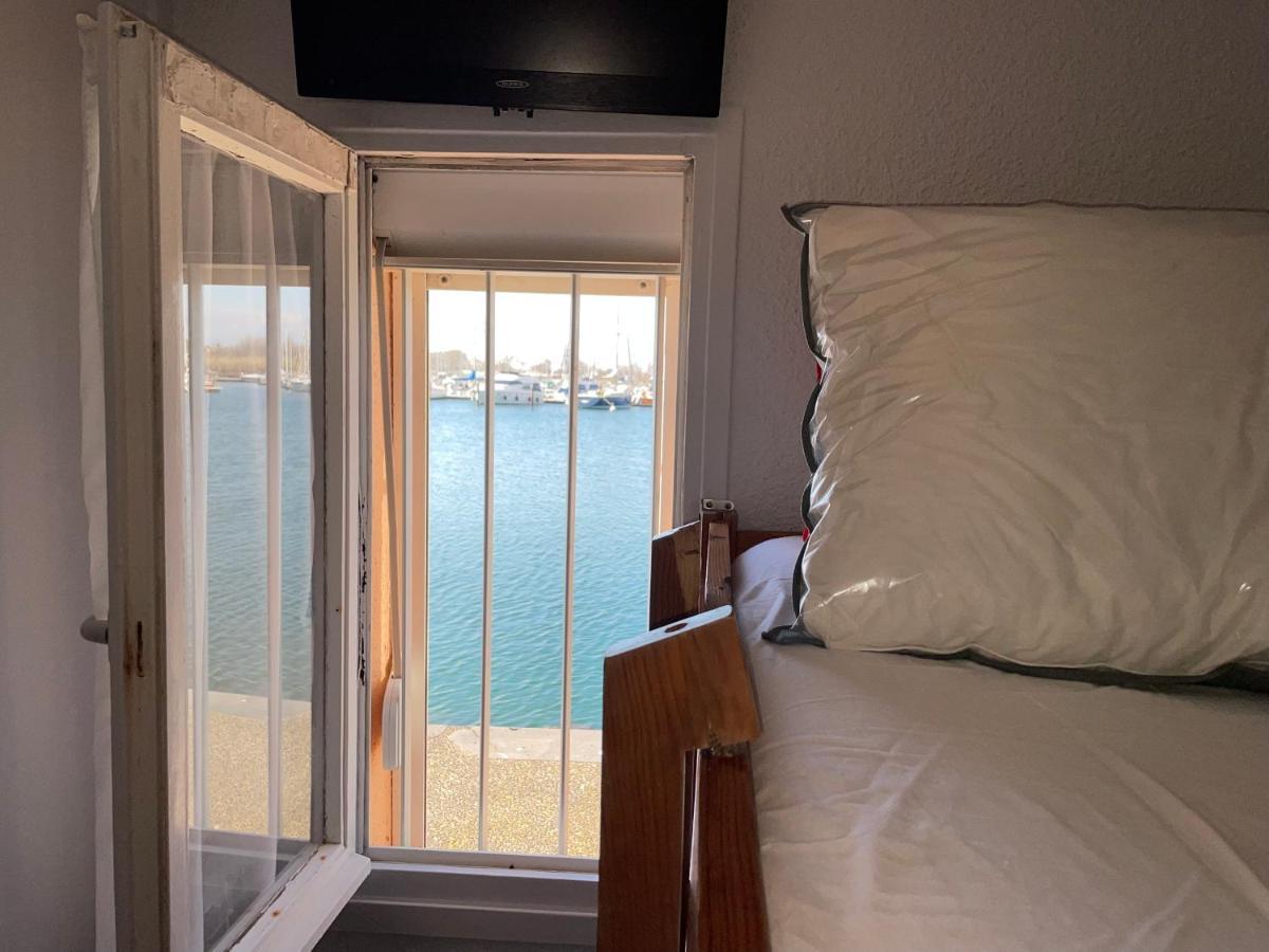 Studio - Les Pieds Dans L'Eau Agreable En Toutes Saisons 4 Couchages - Climatisation - Parking Prive - Piscine Sur Mer - Vue Magnifique Et Rare - Situation Optimum - Les Argonautes - Ile Des Pecheurs - Cap D'Agde Luaran gambar